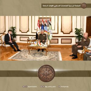 الفريق أول عبد المجيد صقر القائد العام للقوات المسلحة وزير الدفاع والإنتاج الحربى يلتقى نائب وزير الخارجية الأمريكى 2 FB IMG 1769530538170
