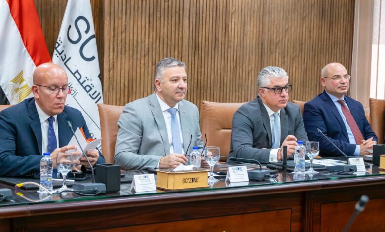 رئيس اقتصادية قناة السويس يستقبل وفدًا رفيع المستوى من مجلس تنمية التجارة في هونج كونج لبحث فرص التعاون والاستثمار في قطاع الملابس والمنسوجات 1 IMG 20260114 WA0022