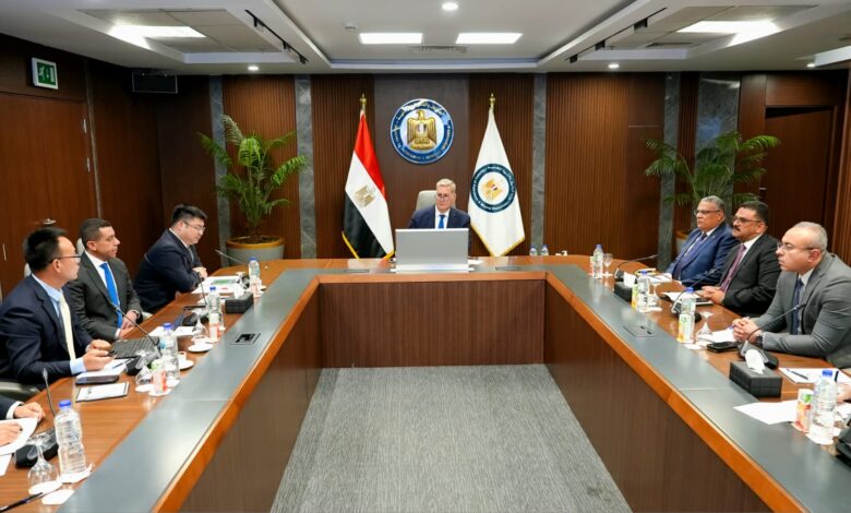 وزير البترول والثروة المعدنية يبحث مع "شينج فا" الصينية آفاق الاستثمار في التعدين والصناعات المصاحبة 1 IMG 20260122 WA0023