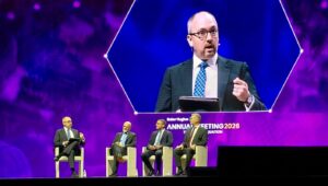 المهندس كريم بدوي وزير البترول والثروة المعدنية : مصر تمضي بخطوات ثابتة لدعم دورها كمركز إقليمي للطاقة 2 IMG 20260128 WA0055