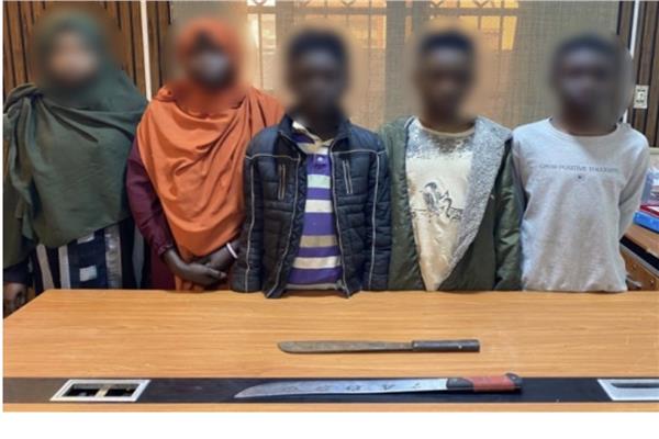 مباحث المنيرة الغربية تكشف ملابسات فيديو الاعتداء على صاحب صالون وتضبط المتهمين 1 20260217020630027