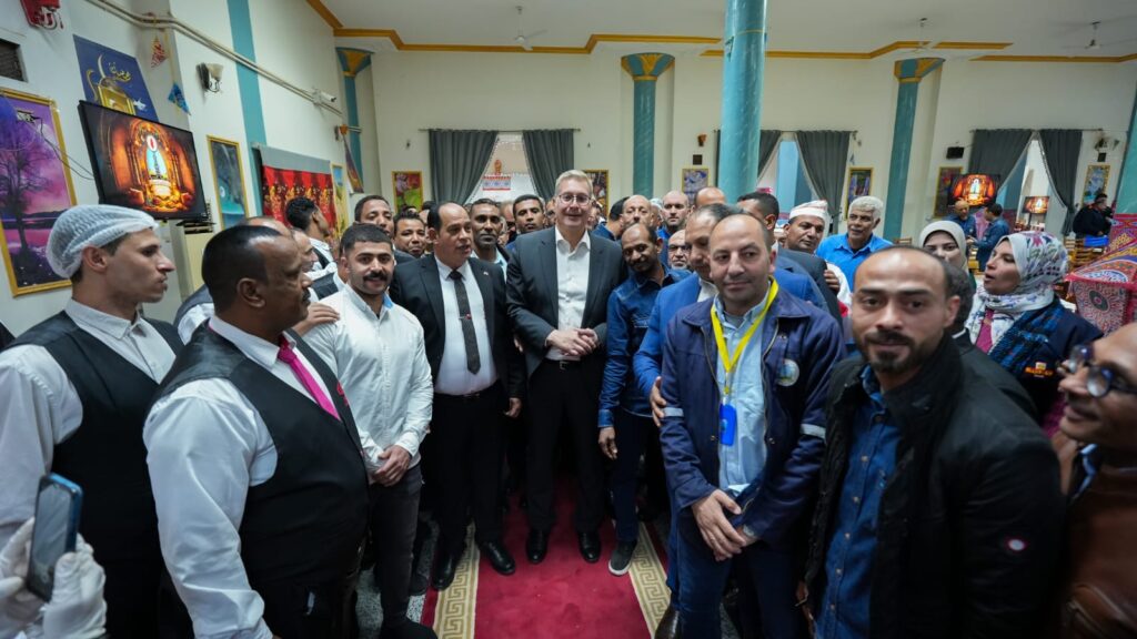 وزير البترول والثروة المعدنية يشارك العاملين إفطار رمضان في حقول الشركة العامة للبترول برأس غارب 9 24dfb630 e783 4bdd adc8 e6c7576b0b59