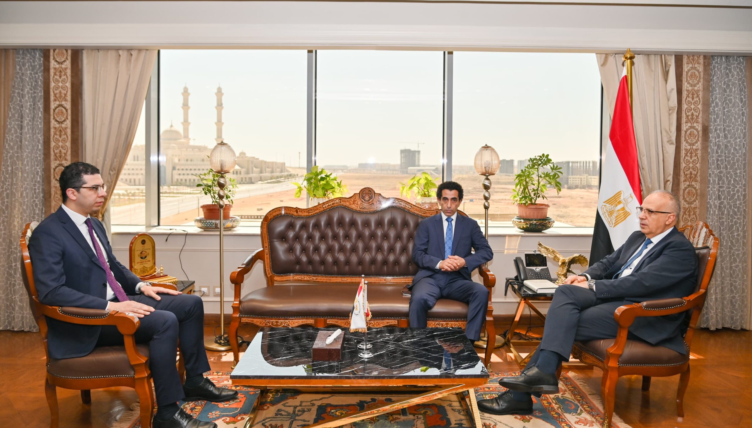 وزير الري يلتقى مدير إدارة مصادر المياه بمنظمة التعاون الاسلامي 2 31257bd8 8826 4c43 833f c685b4eb1619 scaled