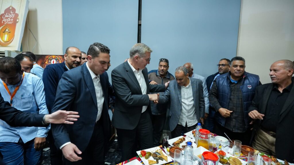 وزير البترول والثروة المعدنية يشارك العاملين إفطار رمضان في حقول الشركة العامة للبترول برأس غارب 6 55a66cea 111f 436e bdbc 61a713ab106b