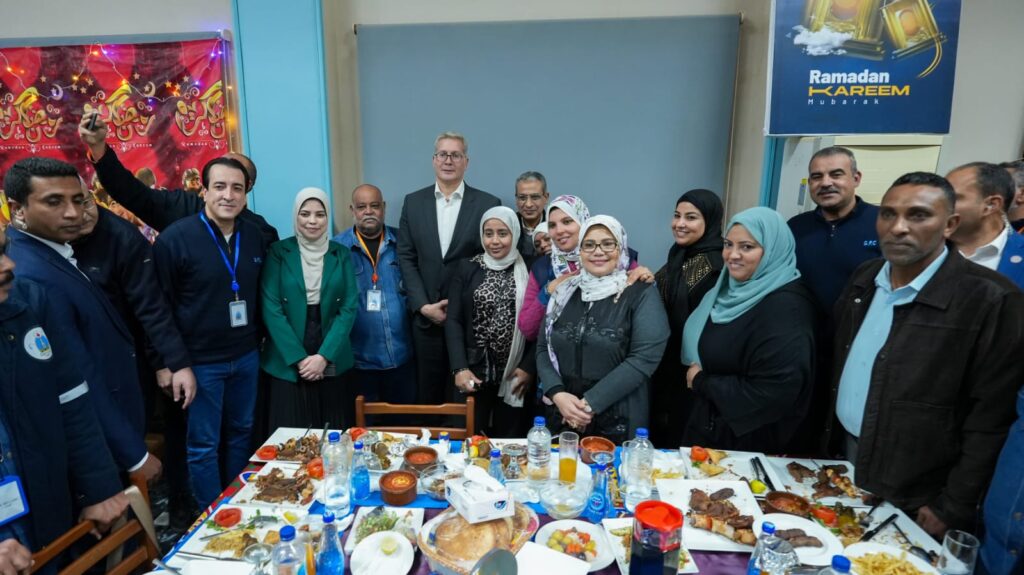 وزير البترول والثروة المعدنية يشارك العاملين إفطار رمضان في حقول الشركة العامة للبترول برأس غارب 8 6847e54d 8f69 4985 af14 7b622e45df31