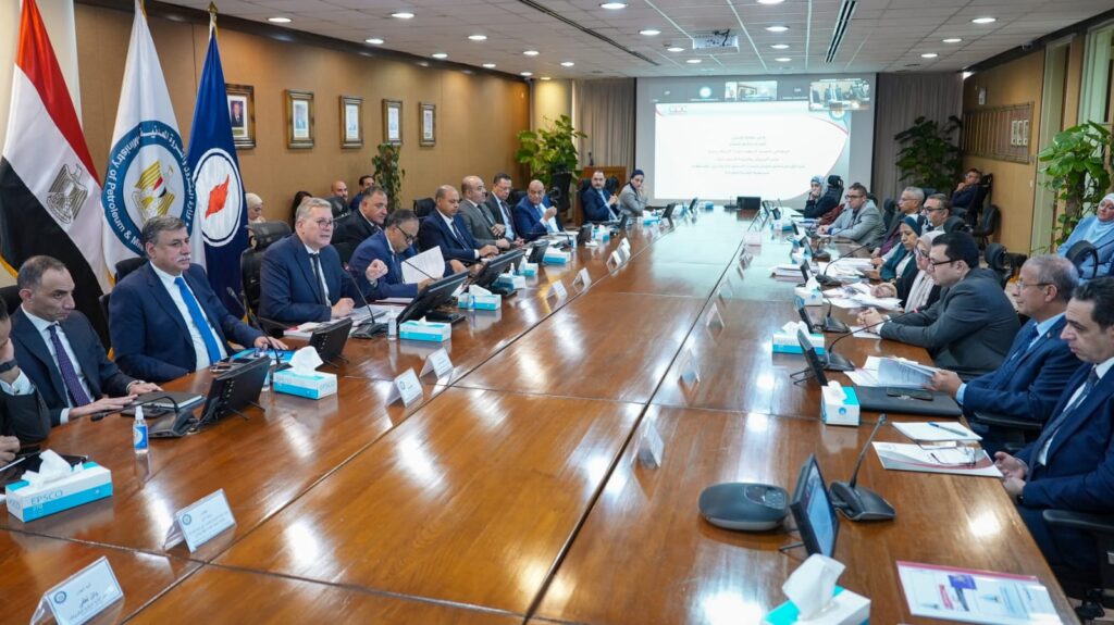 وزير البترول يعتمد الموازنات الاستثمارية لشركتي التعاون للبترول وأسيوط لتكرير البترول 3 9917b859 407e 4d78 bb07 092977ef51d1