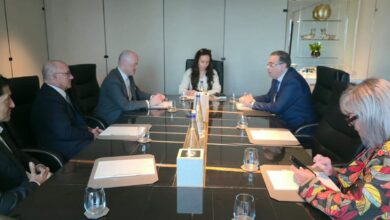 رئيس الجهاز المركزي للتنظيم والإدارة يبحث مع نائب رئيس شركة Oracle فرص التعاون المشترك 3 FB IMG 1770111860859
