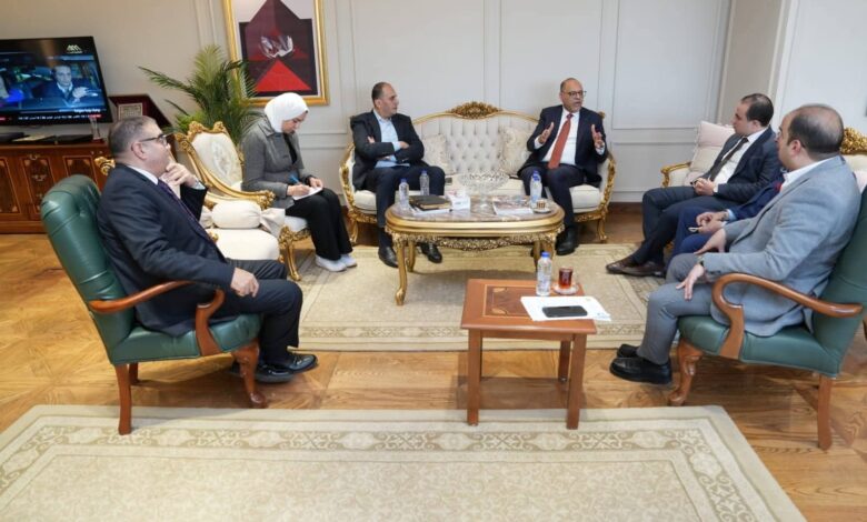وزير العمل يلتقي بعدد من أعضاء مجلسي النواب والشيوخ لبحث التعاون المشترك 1 FB IMG 1770305728742