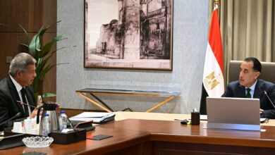 تمهيدا لعرضه على الرئيس: رئيس الوزراء يتلقى التقرير النهائي للجنة تطوير الإعلام المصري من المهندس خالد عبد العزيز 5 FB IMG 1770316058593