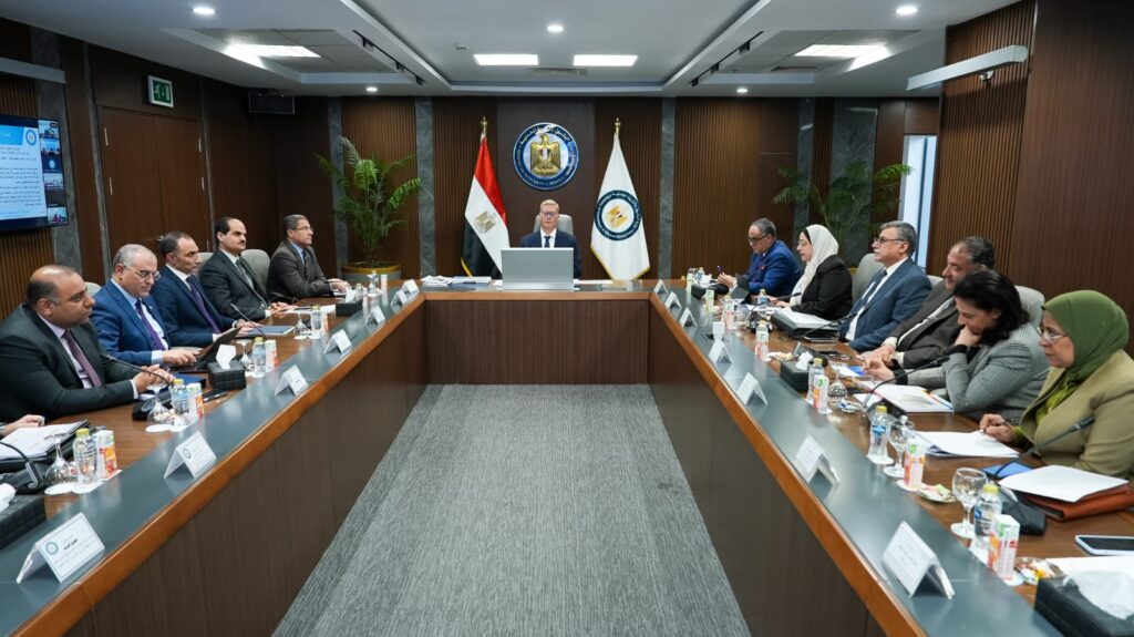 وزير البترول والثروة المعدنية يعتمد الموازنات الاستثمارية 4 WhatsApp Image 2026 02 12 at 11.14.20 AM 5