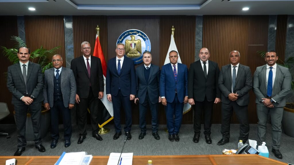 وزير البترول والثروة المعدنية يعتمد الموازنات الاستثمارية 10 WhatsApp Image 2026 02 12 at 11.14.21 AM