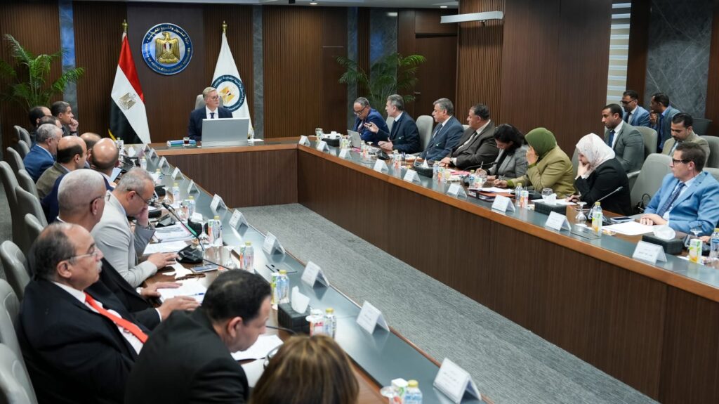 وزير البترول والثروة المعدنية يعتمد الموازنات الاستثمارية 2 WhatsApp Image 2026 02 12 at 11.14.22 AM 4