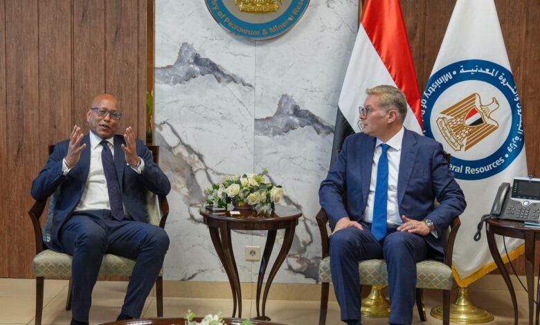 لبحث فرص الاستثمار والتمويل .. وزير البترول والثروة المعدنية يستقبل نائب رئيس مؤسسة التمويل الدولية 1 WhatsApp Image 2026 02 17 at 6.43.29 PM 2