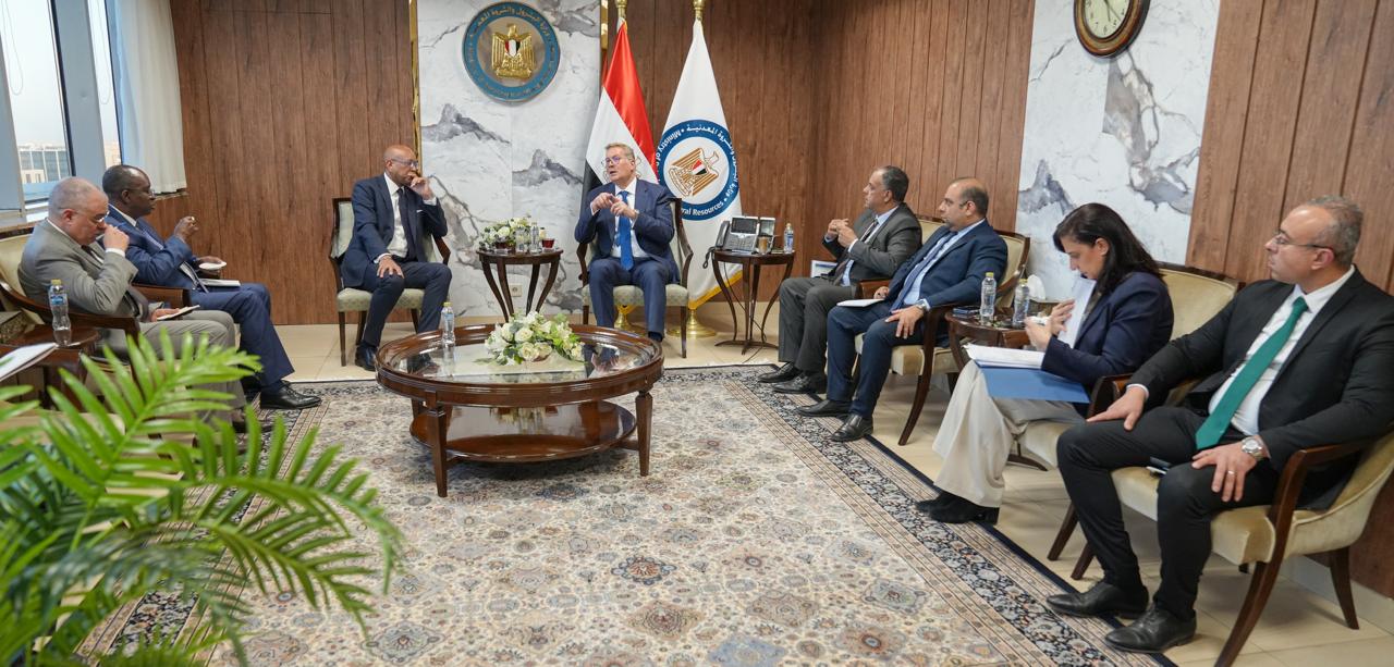 لبحث فرص الاستثمار والتمويل .. وزير البترول والثروة المعدنية يستقبل نائب رئيس مؤسسة التمويل الدولية 3 WhatsApp Image 2026 02 17 at 6.43.29 PM