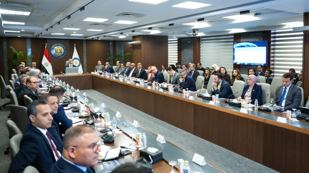 برئاسة وزير البترول والثروة المعدنية… اللجنة العليا لمؤتمر ومعرض مصر الدولي للطاقة "إيجبس 2026" تتابع استعدادات تنظيم النسخة التاسعة المقرر انطلاقها 30 مارس المقبل 6 WhatsApp Image 2026 02 18 at 10.46.10 AM 2