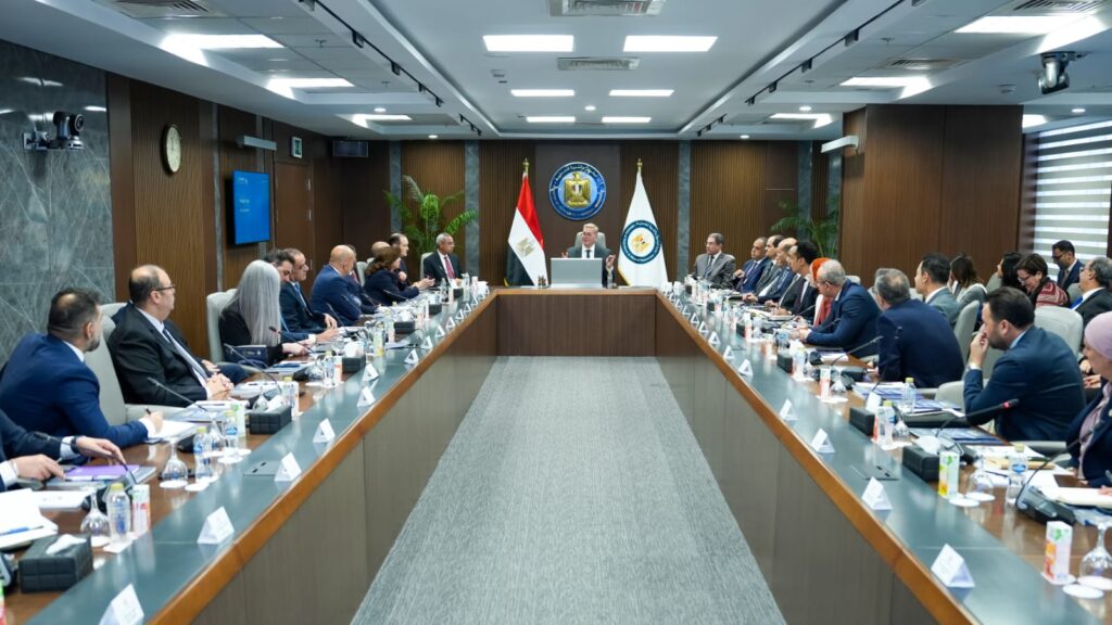 برئاسة وزير البترول والثروة المعدنية… اللجنة العليا لمؤتمر ومعرض مصر الدولي للطاقة "إيجبس 2026" تتابع استعدادات تنظيم النسخة التاسعة المقرر انطلاقها 30 مارس المقبل 4 WhatsApp Image 2026 02 18 at 10.46.11 AM 1