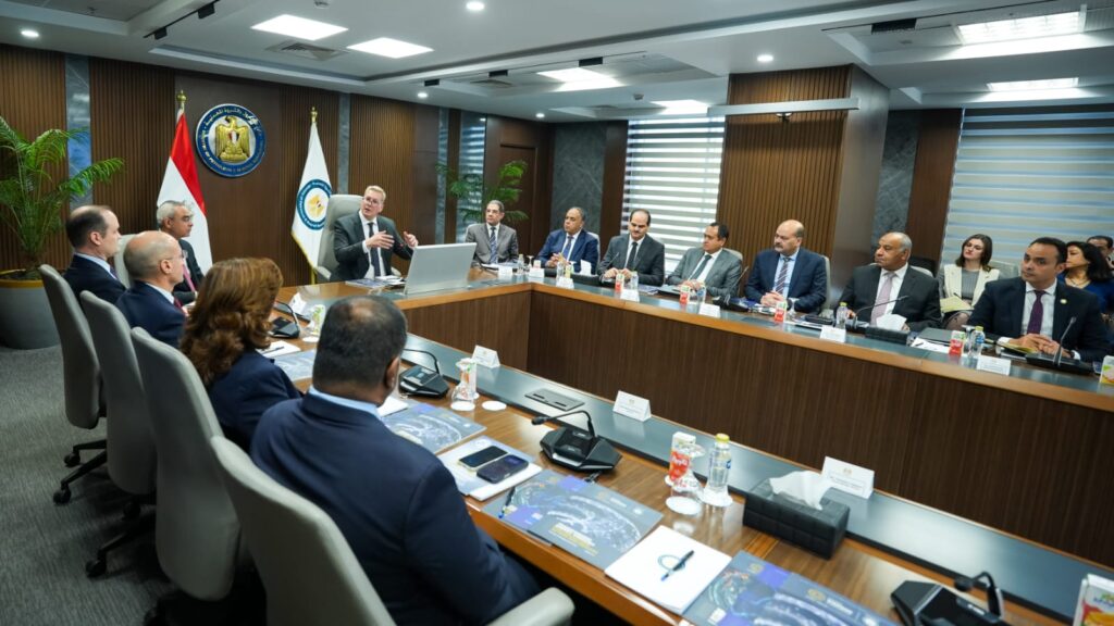 برئاسة وزير البترول والثروة المعدنية… اللجنة العليا لمؤتمر ومعرض مصر الدولي للطاقة "إيجبس 2026" تتابع استعدادات تنظيم النسخة التاسعة المقرر انطلاقها 30 مارس المقبل 3 WhatsApp Image 2026 02 18 at 10.46.11 AM 2