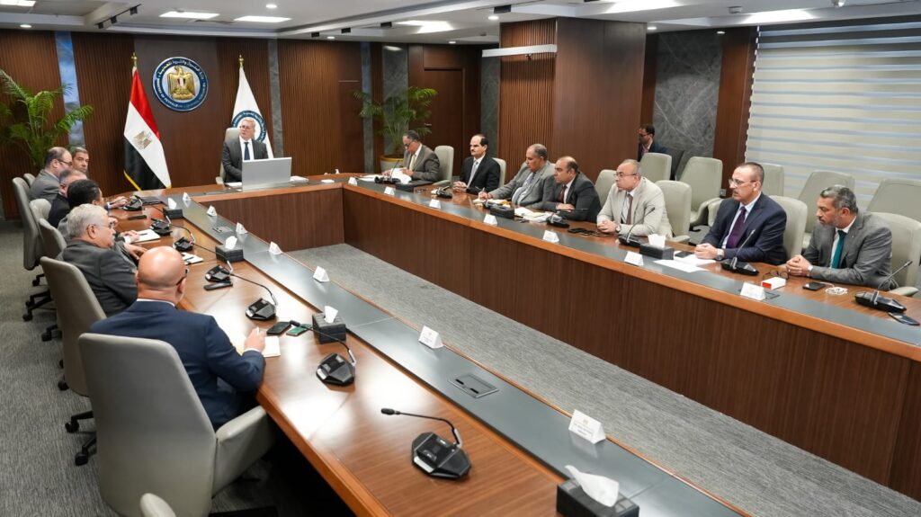 وزير البترول والثروة المعدنية يتابع مع شركات الخدمات العالمية تطوير تكنولوجيا حفر الآبار لزيادة الإنتاج البترولي 3 eea4a5e0 6210 4769 8be6 3543f3d19df4