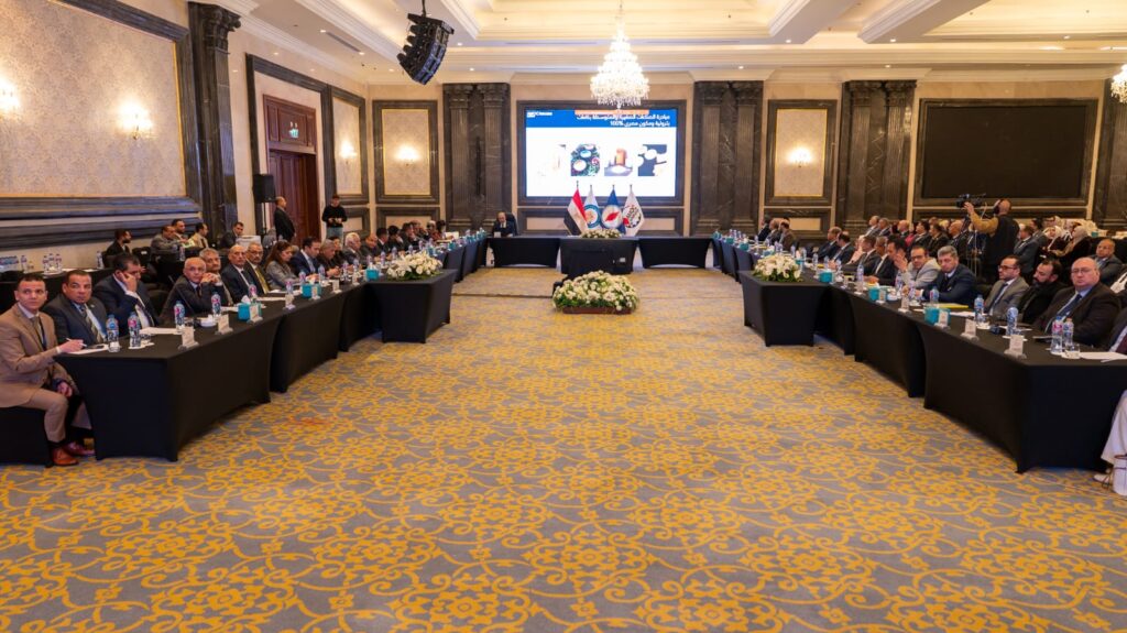 الجمعية العامة لشركة الإسكندرية للزيوت المعدنية «أموك» تعتمد نتائج النصف الثاني لعام 2025 وتقر توزيع 40 قرشًا للسهم 4 IMG 20260328 WA0039