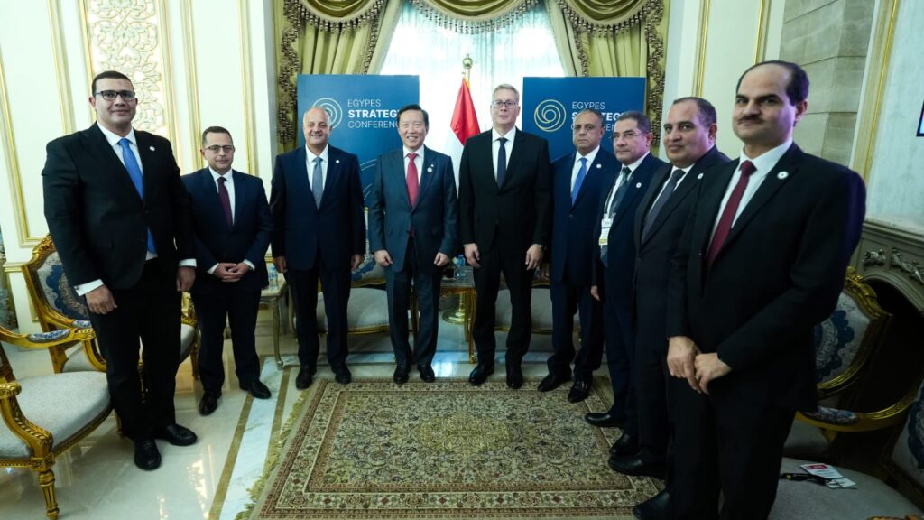 وزير البترول والثروة المعدنية يبحث مع بي بي الانجليزية تعزيز أعمالها في مصر 4 WhatsApp Image 2026 03 31 at 8.47.46 AM