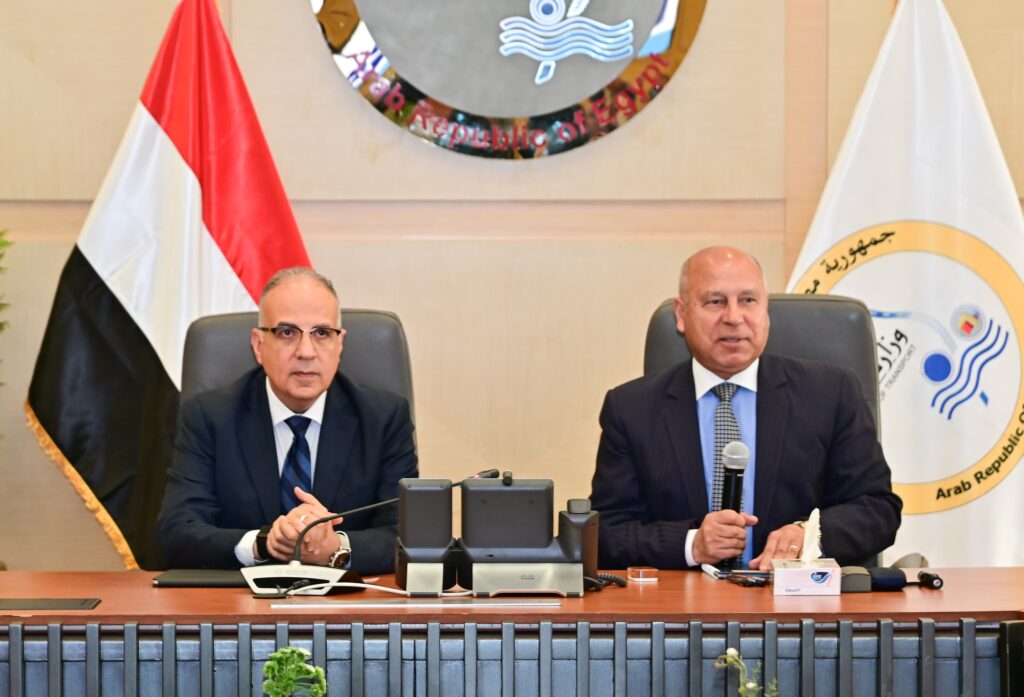 وزيرا الري والنقل يناقشان الإجراءات الخاصه بالأراضي المتعلقة بتنفيذ المشروعات القومية 2 d03417b5 febf 4365 963d 8d66f2d68b3a