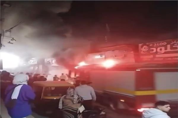 حريق هائل يلتهم معرض أجهزة كهربائية في قليوب.. والحماية المدنية تسيطر| صور 1 20260413030842841