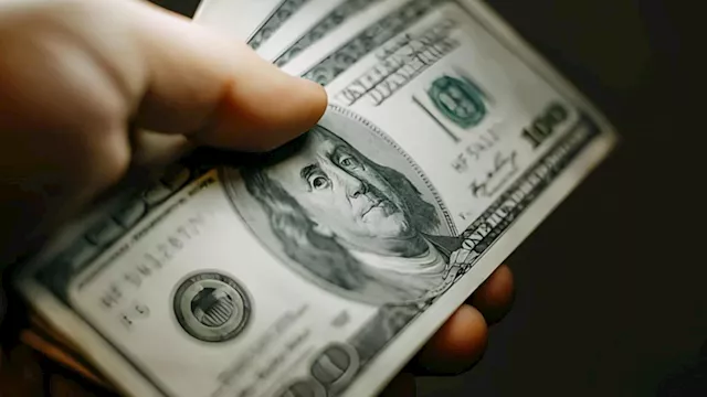 تراجع في بنكين.. سعر الدولار مقابل الجنيه ببداية تعاملات اليوم 1 2026 4 19 16 1 7 316