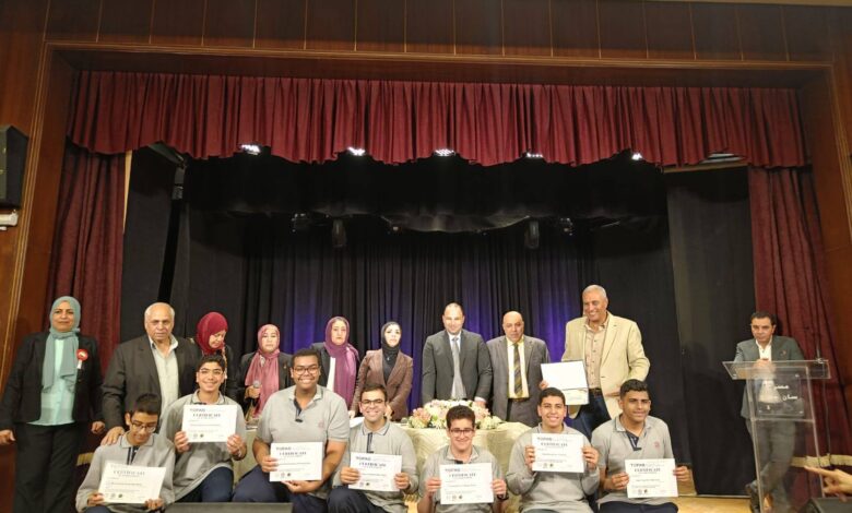 إدارة مصر الجديدة التعليمية تحتفي بطلاب البرمجة المتفوقين في اختبار «توفاس» الدولي 1 682863160 1433213192153135 2363048871518987819 n