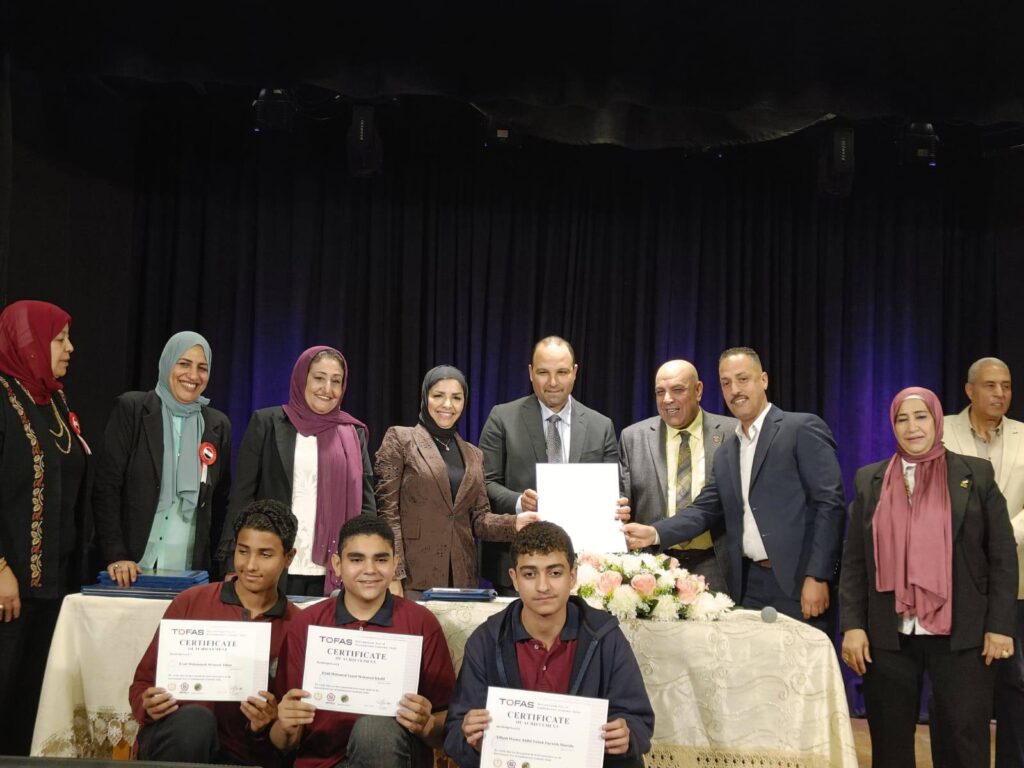 إدارة مصر الجديدة التعليمية تحتفي بطلاب البرمجة المتفوقين في اختبار «توفاس» الدولي 5 683001276 1433213248819796 6718330961700224226 n