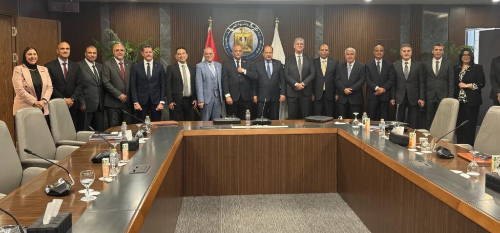 وزير البترول والثروة المعدنية: الكوادر المتخصصة في «إيبروم» ميزة تنافسية تدعم استدامة النمو 2 82f314ee 4339 45a2 a1cf 4d2e9f2187cc