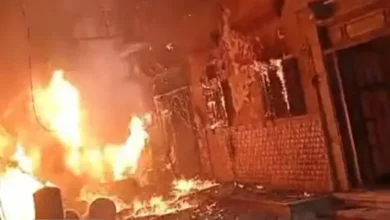 حريق هائل داخل مصنع أثاث في دمياط و10 سيارات للإطفاء 5 AA21qYuN