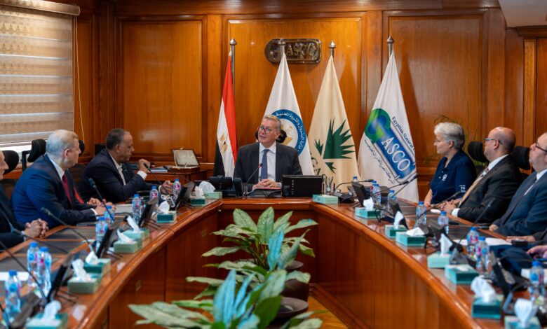 وزير البترول والثروة المعدنية يُشارك في احتفال اليوبيل الذهبي لفرع جمعية مهندسي البترول في مصر 1 WhatsApp Image 2026 04 26 at 9.09.50 PM