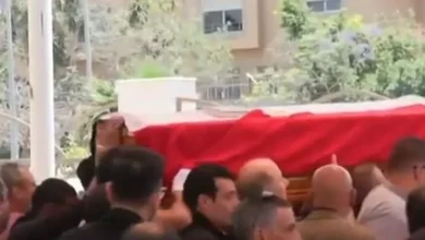 "مظاهرة حب" في وداع هاني شاكر.. لحظات مؤثرة من صلاة الجنازة 4 1 1868077