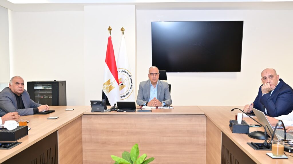 وزير الري : توفير التصرفات المائية خلال موجات الحرارة العالية والزراعات الصيفية 2 3f977e47 a034 4e71 95a3 60c56151386d