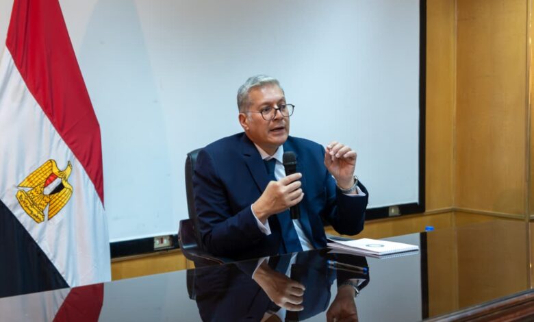 وزير البترول والثروة المعدنية يبحث سبل الارتقاء بمكانة مصر في المؤشرات العالمية للاستثمار التعديني 1 وزير البترول
