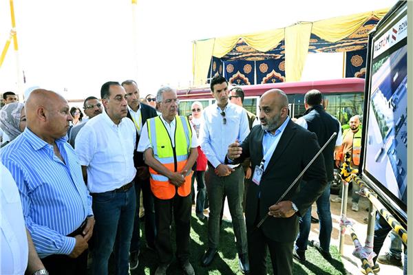 رئيس الوزراء يتفقد مجمع ألستوم الصناعي بمدينة برج العرب الجديدة 1 20260607111155046