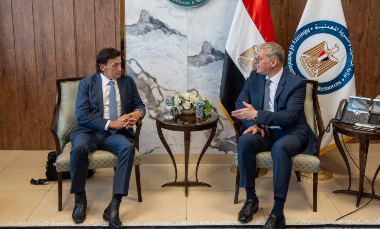 وزير البترول والثروة المعدنية يبحث مع رئيس دانة غاز الإماراتية خطط التوسع في الاستثمارات وزيادة إنتاج الغاز من حقول الدلتا 1 WhatsApp Image 2026 06 30 at 10.25.28 PM