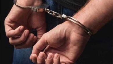 القبض على عاطل هدد أسرته بسلاح أبيض وأصاب شقيقه بالإسكندرية 4 القبض