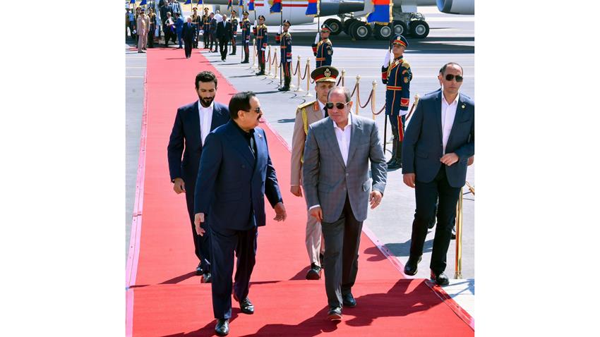 الرئيس عبد الفتاح السيسي يستقبل ملك مملكة البحرين الشقيقة بمطار العلمين الدولي (فيديو + صور) 2 2jpg