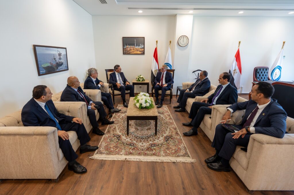 وزير البترول والثروة المعدنية يبحث مع رئيس «إنرجين» اليونانية تعزيز استثماراتها في مصر وزيادة إنتاج الغاز 2 4886ee70 4e6d 4fff 8c0f 051245b7381b