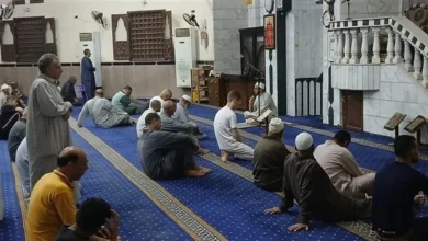 الأوقاف: مصنع سجاد دمنهور ينتج 59 ألف متر من سجاد المساجد و925 زيا أزهريا خلال شهر 5 IMG 3501