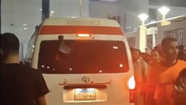 حريق ضخم يلتهم محلات ملابس فى المقطم 1 IMG 3766 1