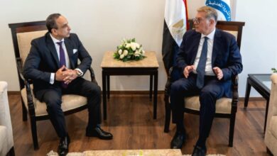 وزير البترول والثروة المعدنية يبحث مع «هاليبرتون» زيادة الإنتاج بأساليب الحفر الأفقي والتكسير الهيدروليكي 6 WhatsApp Image 2026 08 18 at 8.41.00 PM