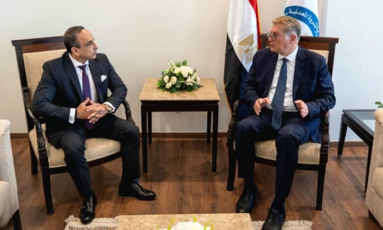 وزير البترول والثروة المعدنية يبحث مع «هاليبرتون» زيادة الإنتاج بأساليب الحفر الأفقي والتكسير الهيدروليكي 1 WhatsApp Image 2026 08 18 at 8.41.00 PM