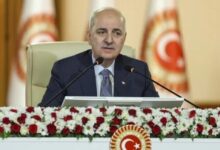 رئيس البرلمان التركي نعمان قورتولموش