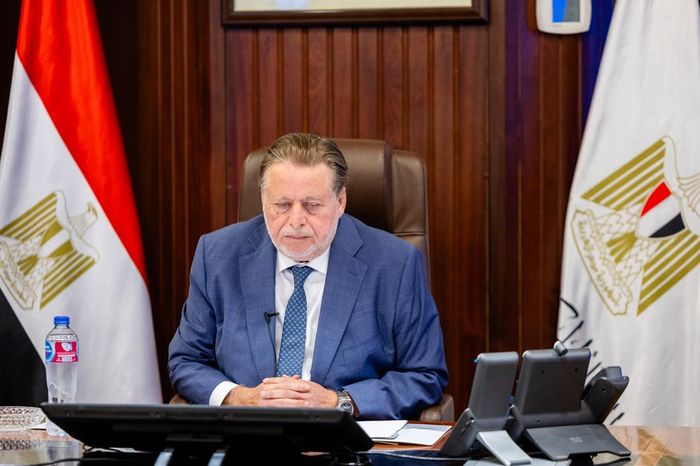 وسط ترقب لقرار جمهوري.. انتهاء تكليف حسن عبد الله قائمًا بأعمال محافظ البنك المركزي 1 محافظ البنك المركز 1777573166 0